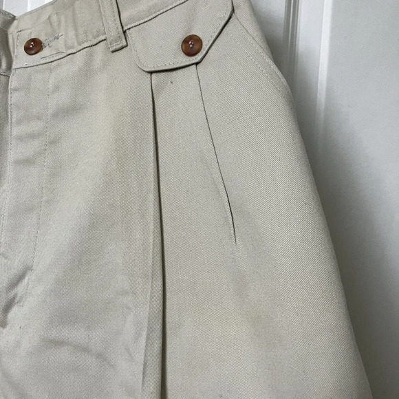 Vintage 90s Lee Deadstock Tan Pleated Front High Rise Shorts - Picture 4 of 8